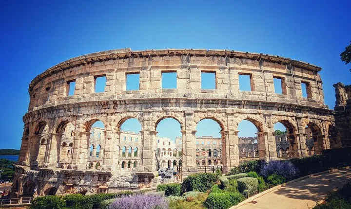 Private direct transfer from Zagreb to Pula with a local driver