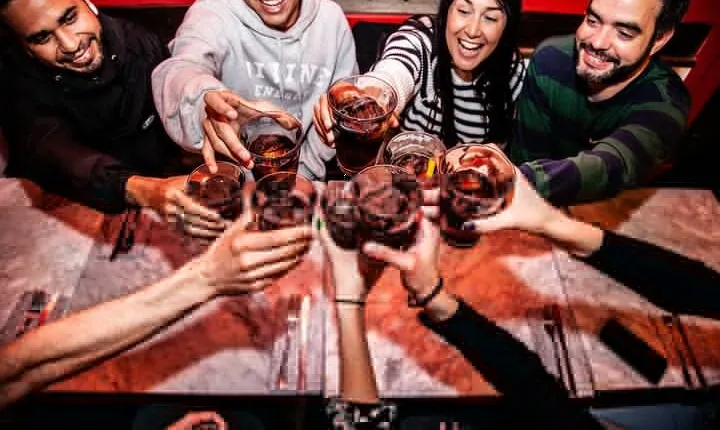 La Barceloneta Tapas & Wine & Drinks Tour in Barcelona