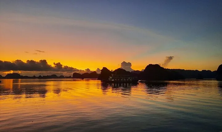 Admire Sunset & Plankton Bioluminescent Night Kayak in Lan Ha Bay