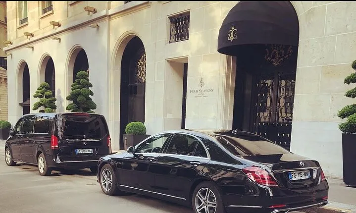 Private Transfer from Paris to Beauvais-Tillé Airport (BVA)