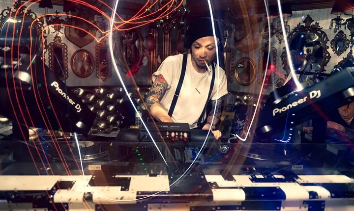 Shibuya House Disco Techno DJ Bars Experience