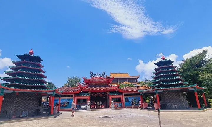 Shared Spectacular Tour Plus Massage in Batam, Indonesia