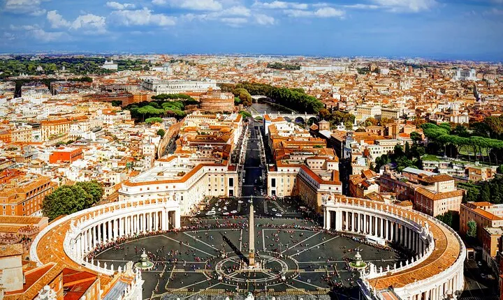 St Peter Basilica and Papal Tombs Tour with Optional Dome Climb