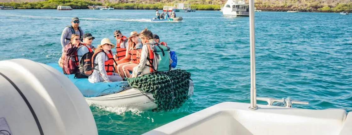 Full-day yacht trip to Santa Fe, Bartolome or Seymour North