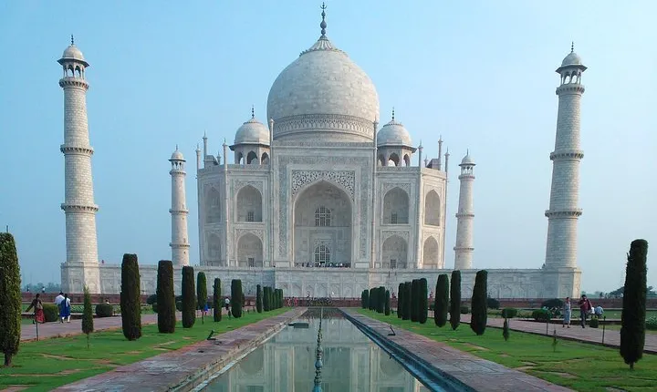 Private Transfer From Agra to Jaipur with Taj and Fatehpur Sikri
