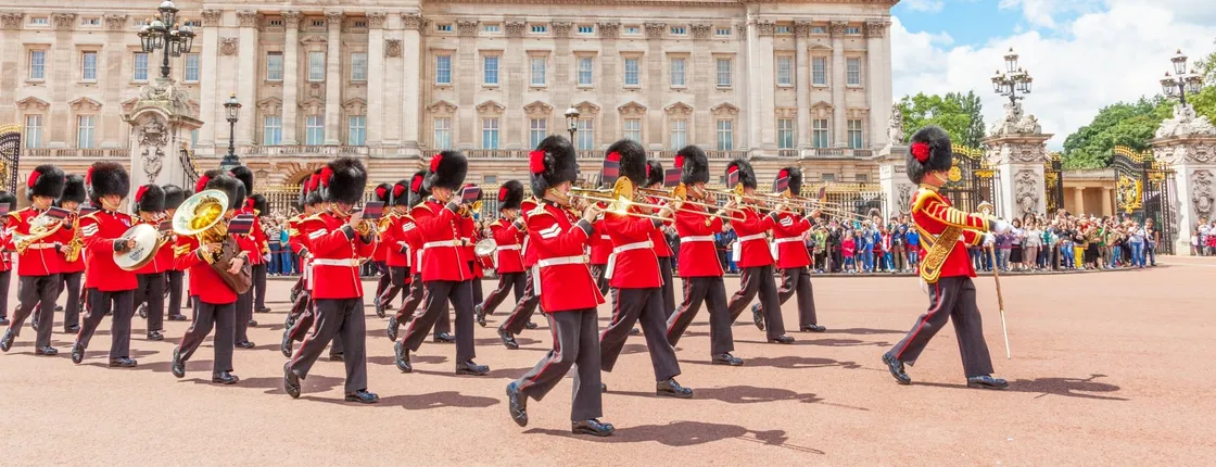 Royal Westminster and changing of the guard walking tour in London