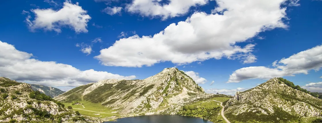 Day trip to Covadonga lakes, sanctuary, Cangas and Lastres from Oviedo