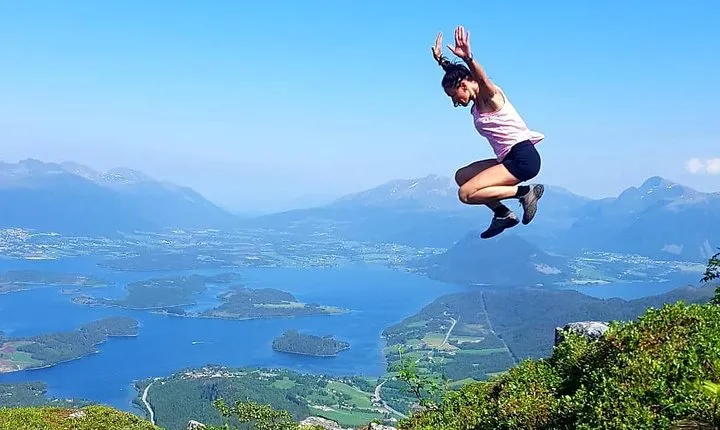 Epic Hike to Jendemsfjellet