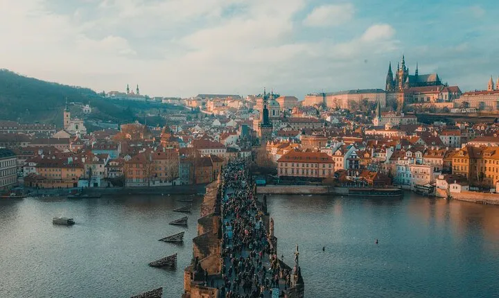 VIP Tour: Professional photos - You and Prague Best Monuments