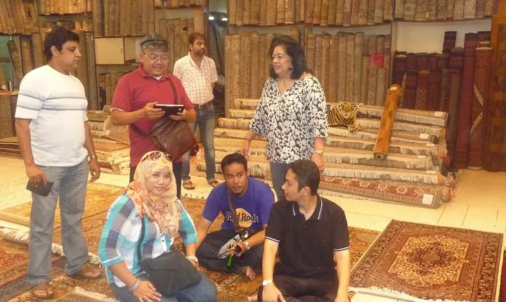 Full-Day Agra City Tour: Taj Mahal, Agra Fort, Fatehpur Sikri & Shopping