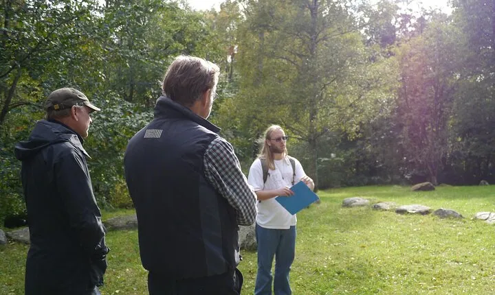 Private Viking tour by a lake + Swedish nature forest walk, 90min