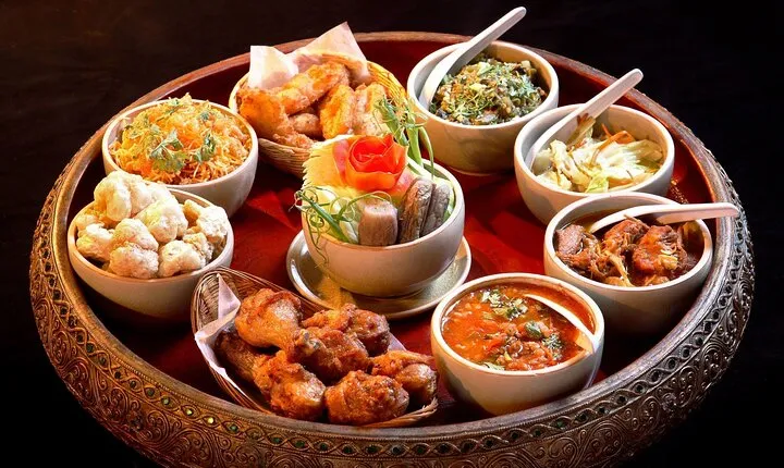 Khantoke Dinner and Cultural Show at Old Cultural Center <OH-HOO>