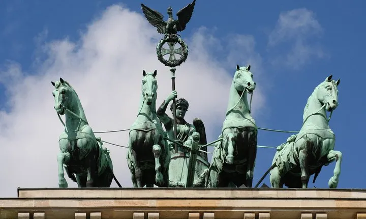 Individual city tour Berlin for max. 8 persons