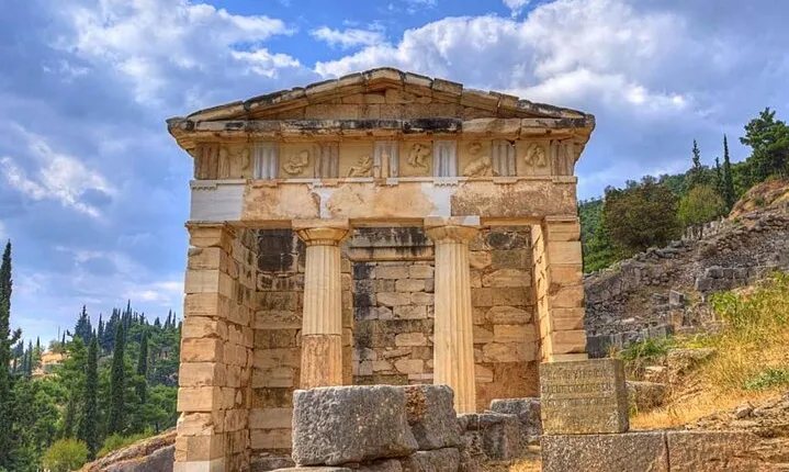 MEET THE ORACLE! DELPHI Private Day Tour from Athens/Pireaus