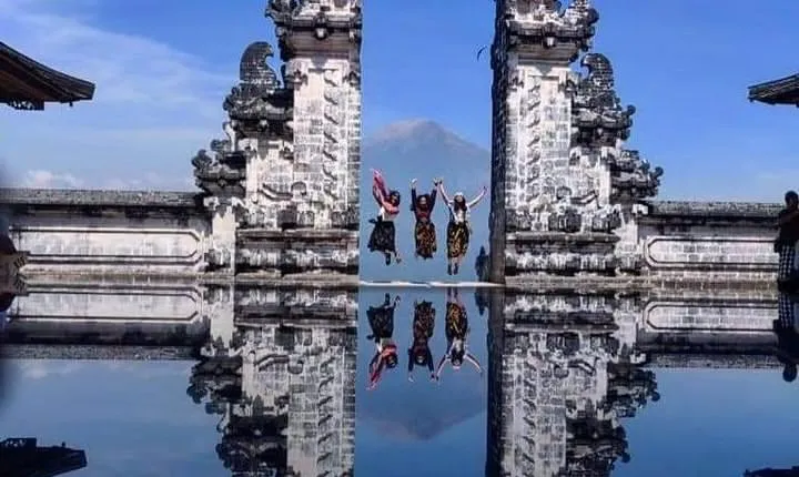 Full-Day Private Instagram Tour of The Gate of Heaven Bali
