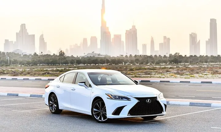 Dubai Airport to Dubai City Transfer in Lexus Sedan