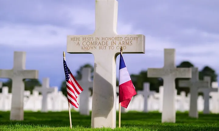 Normandy D-Day Beaches Omaha, Pointe du Hoc & American Cemetery