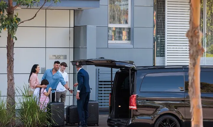 Private Luxury Airport Transfer with Limousine