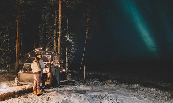Experience Northern Lights a Traditional Finnish Dinner in Igloo