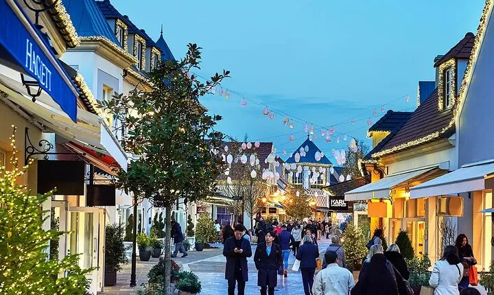 10 hours Full Day Photoshoot and Shopping Tour in Paris