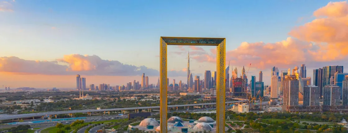 Old Dubai Guided Tour with Frame Entry, Boat Ride and Souks