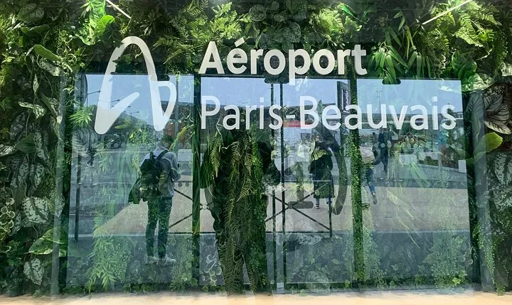 Private transfer from Paris to Beauvais or vice versa - One way