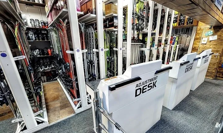 Ski and Snowboard equipment rental in Bansko