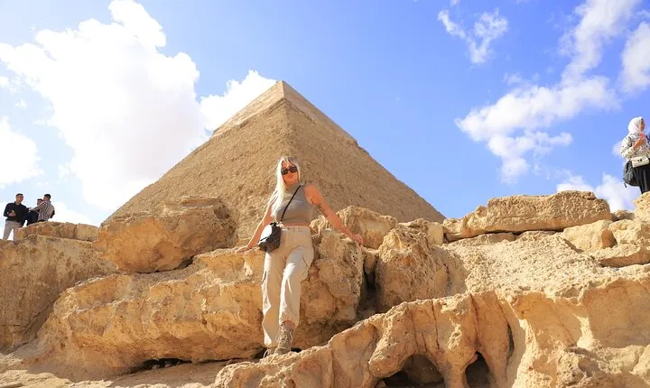 Full day tour to Giza Pyramids, Memphis, Sakkara & Dahshur with private guide