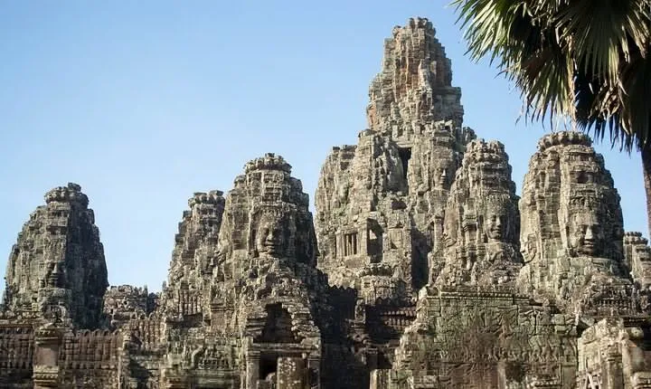 4 Days Private Round Trip Bangkok Angkor Wat by Bus and Private Vehicle
