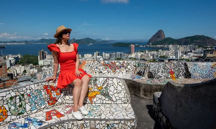 Santa Teresa and The Maze with a Photographer