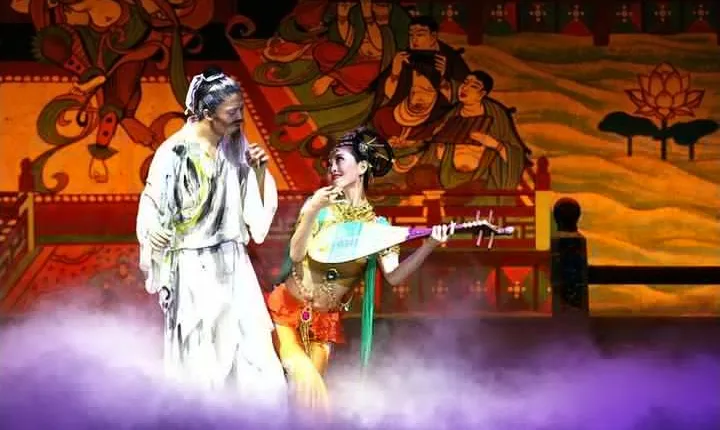 The Silk Road Show in Dunhaung with Transfer