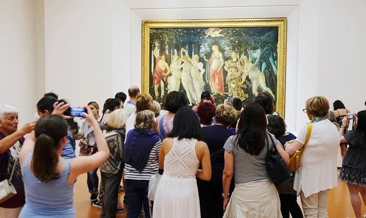 Best of Florence walking tour & Uffizi Gallery - monolingual small group tour