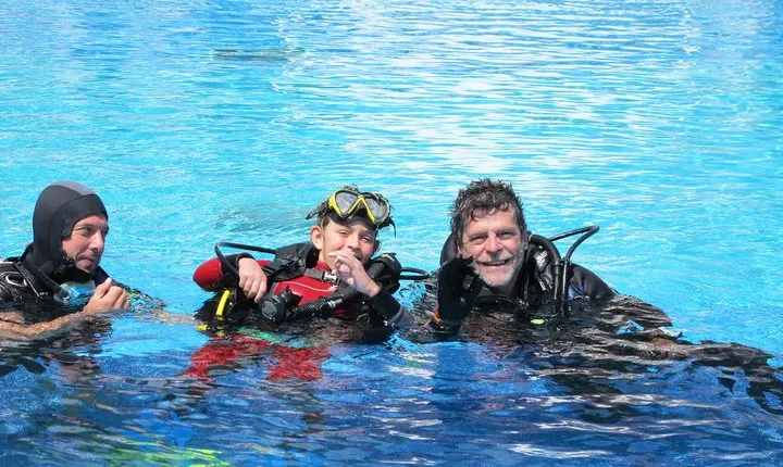 Discover Scuba Diving or Try dive