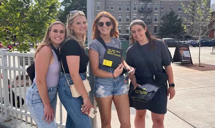 Outdoor Escape Room in Old Town Chicago