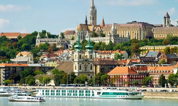 Full-Day Private Trip from Vienna to Budapest