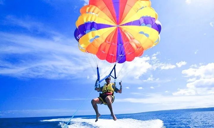 Pattaya: Koh Larn Island Snorkeling and Party Sailing Tour