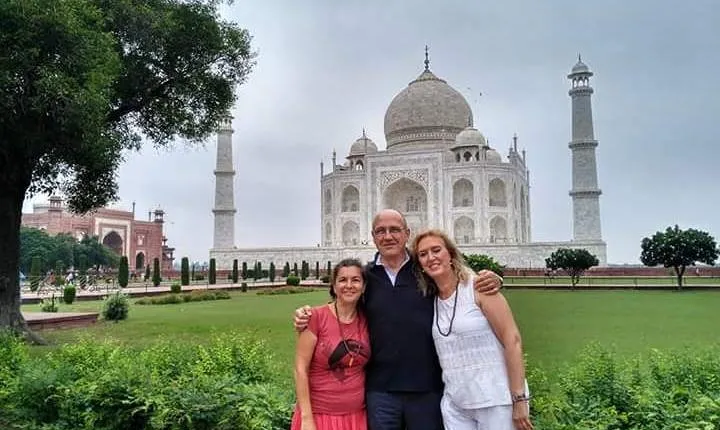 Private Taj Mahal Agra Day Tour by Car from Delhi
