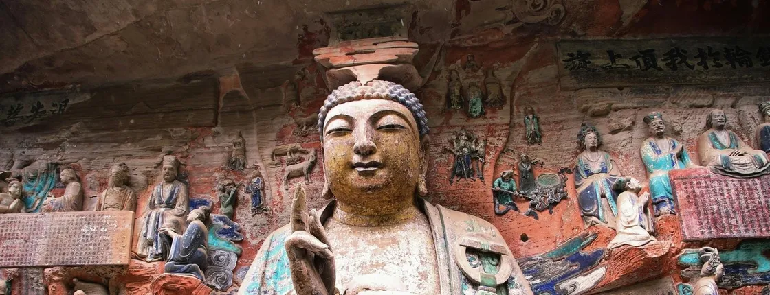 Private tour of Baodingshan Grottoes and Chongqing's local cuisine
