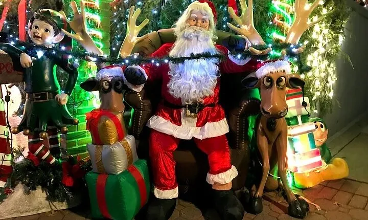 Private Fully Guided Dyker Heights Christmas Lights Tour 