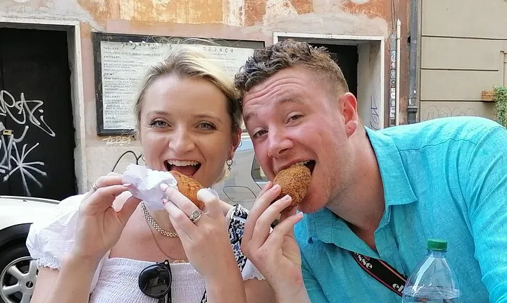 Rome: Trastevere street food and history tour - small group