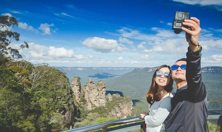 Small-Group Blue Mountains Day Tour with Wildlife Park & Bushwalk