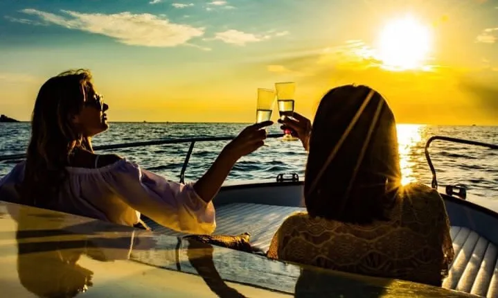 2 Hours Aperitif on Boat at Sunset