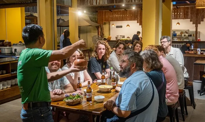 Phnom Penh Evening Food Tour - Inclusive 5 stops local Tastings
