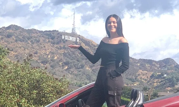 30min Driving Tour: Explore Hollywood Sign in Ferrari
