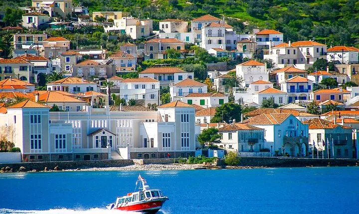 One Day Self Guided Tour to Spetses, Saronic Gulf's most Cosmopolitan Island