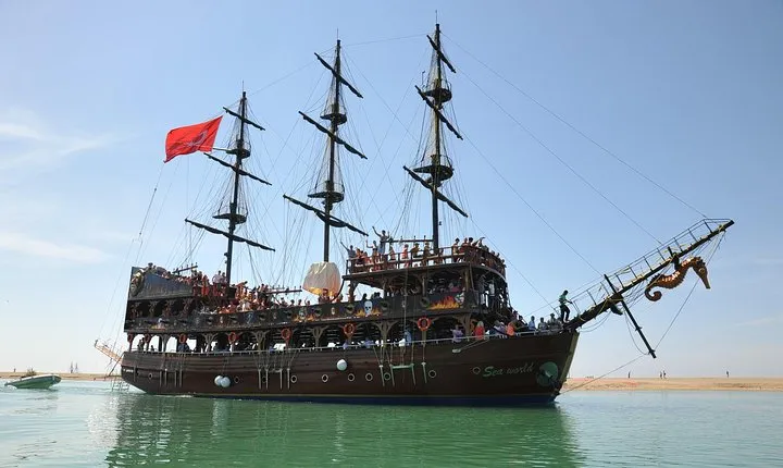 "Side: Boat Adventure to Dolphin Island – Swim and Enjoy Lunch"