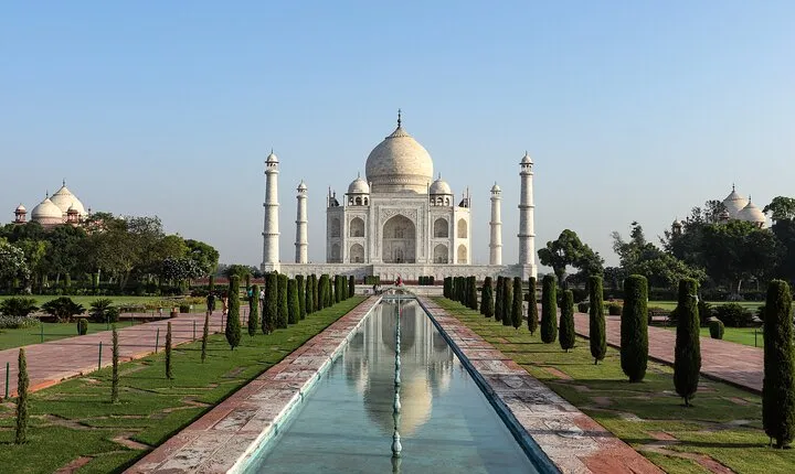 Taj Mahal and Agra Fort Private Tour by Car from Delhi