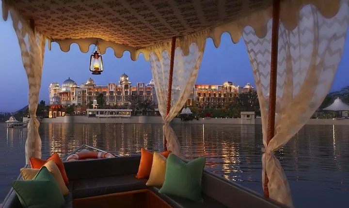 Private One Way Transfer From Mount Abu To Udaipur in AC Vehicle