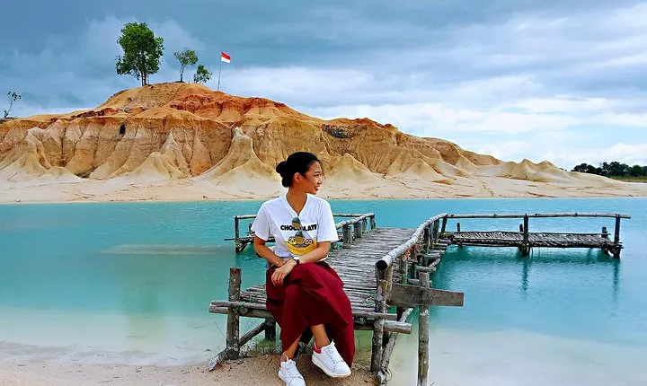 Bintan Sand Dunes and Blue Lakes Half-Day Tour with Lunch