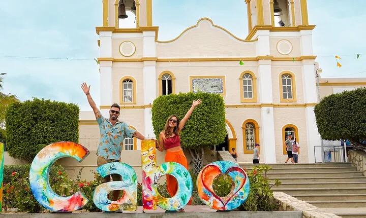 6-Hour Guided City and Cruise Tour of Los Cabos with Lunch